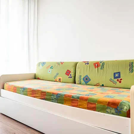 Enjoy The Sea View From Our Spacious Balcony Appartement *