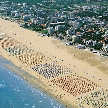 Enjoy The Sea View From Our Spacious Balcony Appartement Bibione